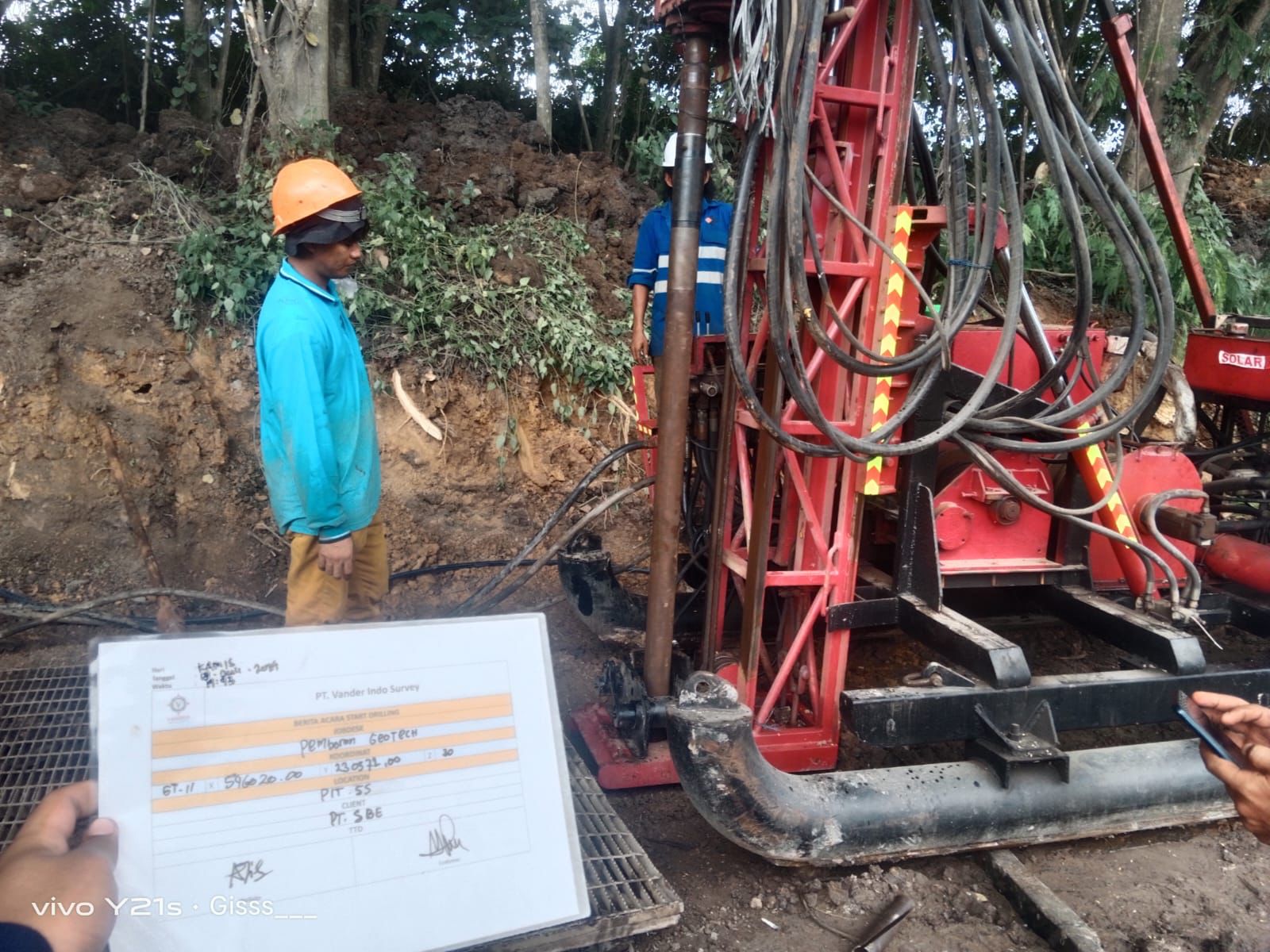 Pengeboran dan Pengambilan Sampel Geotek